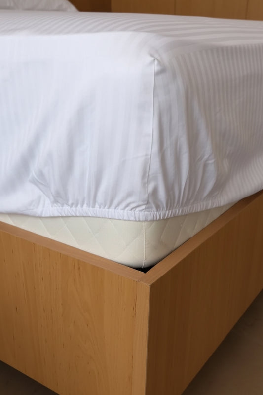 Damast Posteljina Single - čaršaf s lastišem